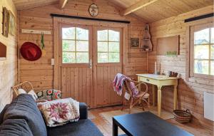 2 Bedroom Lovely Home In Tarm