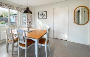 Lovely Home In Byxelkrok With Wifi