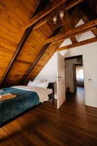 Căsuța de După Deal, Ponor