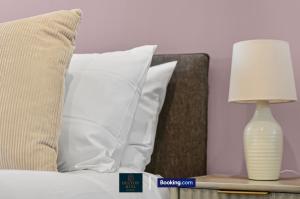 3 BDR Apartment Short Lets & Serviced Accommodation in Wembley With WiFi, Gym & Cinema Near Wembley Stadium