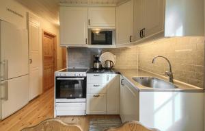 Gorgeous Home In Byxelkrok With Wifi