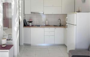 Stunning Apartment In Podgora With House Sea View