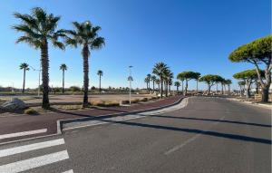 Beautiful Apartment In Le Grau-Du-Roi With Wifi