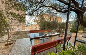 2 Bedroom Nice Apartment In Veliko Brdo