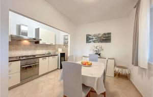 2 Bedroom Nice Apartment In Veliko Brdo