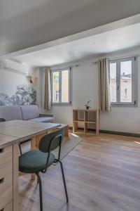 Studio climatisé plein centre ville 2ème ETAGE