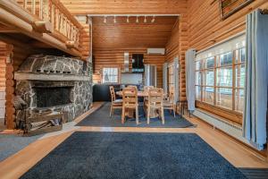 Northgray Lodge by Aavalevi