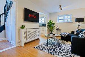 The Tudor Escape - Stylish City Centre 3 Bed