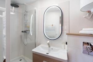 Studio climatisé plein centre 3eme étage