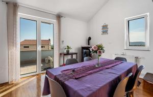 1 Bedroom Cozy Apartment In Sibenik