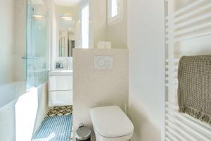 6 Guest Flat - Martyrs