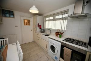 The Lower Deck-South Shields 4 seperate beds sleeps 5 Contractor and Long Stay Rates