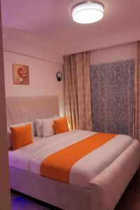 2 bedroom with heated Swimming pool and Sauna