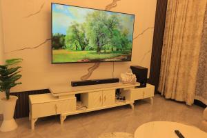 2 bedroom with heated Swimming pool and Sauna