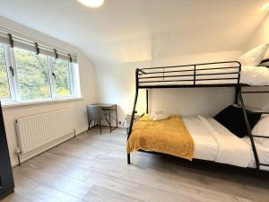 Serene 3-Bedroom Family Rochdale Home with Garden