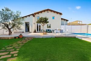 Incantevole villa con piscina e giardino a poca distanza dalle spiagge piu belle