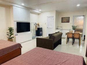 JC7 Twin Bed City Center Studio JEMS Bldg 3rd Floor IAN UNIT