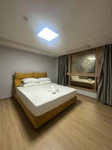 Spacious 1BR Condo in Clark! 65sqm FreeParking