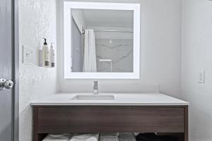 GrandStay Hotel & Suites Minocqua