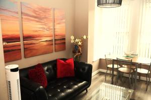 The Savile - 1 Bed Apartment Near HOST & Leeds City Centre