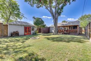 1 Mi to SMU Home with Outdoor Entertainment