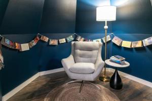 Charming Historic Upper | Walk to Downtown, Lakes