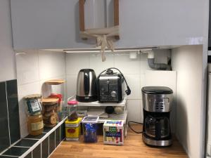 Cottage refait à neuf en octobre 2025 dans villages vacances Fougeres villages sous les pins pas de draps serviettes dans le logement ménage à vous de le faire obligatoirement