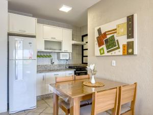 C131 Lindo apartamento com vista para o mar