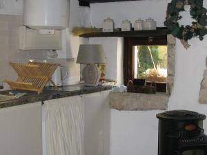 Romantic Cottage Retreat for Two in South Vienne