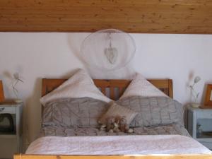 Romantic Cottage Retreat for Two in South Vienne