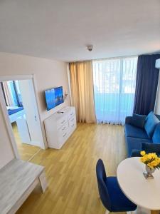 Deluxe Aparthotel In Orbi City