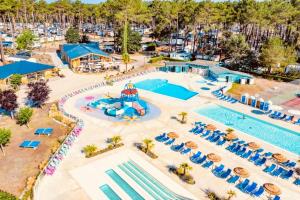 MH310 2 chambres et 2 salles de bain de 40m2 dans camping 4 étoiles