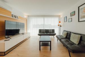 Amazing Pool Apartments by Vacationy