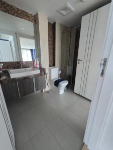 centara avenue high-speed wifi, smart tv2 bedrooms and 2 bathrooms