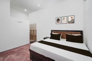 Hotel O by OYO Raj Family Restaurant & Hotels