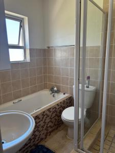 Sunset Heights, Sondela Close, Self Catering