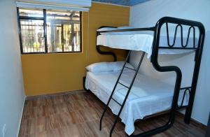 Casa jardin completa con parqueadero privado