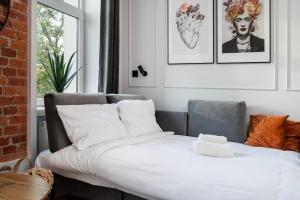 Frida Modern Apartment by BookingHost