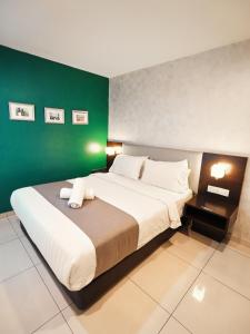 Eco Roomy Hotel
