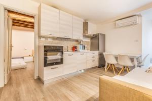 Private Cinema-Upper city-wifi-ac