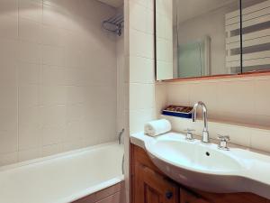 Courchevel 1850: Élégant 3 pièces, 4 pers, balcon & wifi au pied des pistes - FR-1-575-244