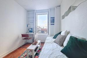 Bright studio in the Marais