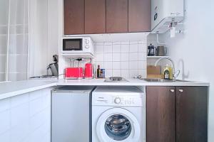 Bright studio in the Marais