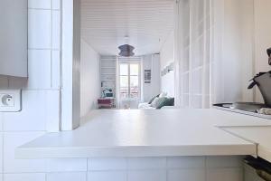 Bright studio in the Marais