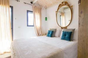 Nicuzza House with Panoramic Infinity Pool