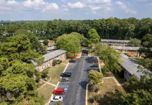 Charming 2-Bedroom Retreat Comfort Meets Style