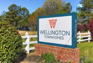 Bright, Spacious 2Bd 25Bt Townhome Interior