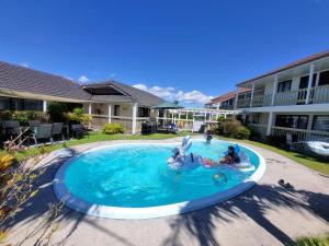 Summit Motor Lodge