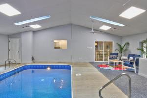 Pool House on Ponce De León