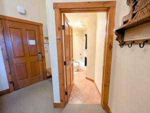 Expedition Station 8634 by SummitCove Lodging